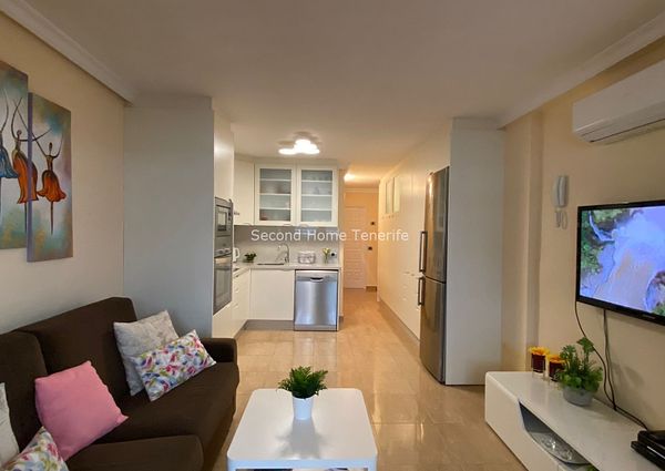 Modern and refurbished 1 bedroom apartment for rent in the center of los cristianos