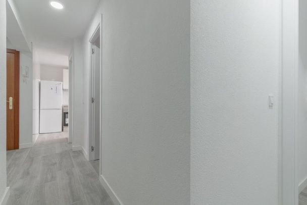 Spacious room in Villaverde - Photo 1