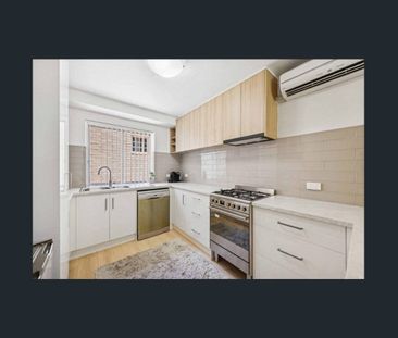 Stylish & Low-Maintenance Living - Photo 5