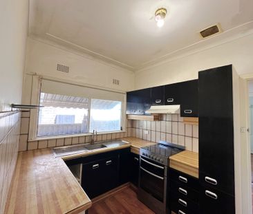 Affordable & Charming Home for Rent in Sefton!! - Photo 4