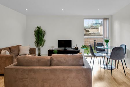 1 Bed Flat, Great Suffolk Street, SE1 - Photo 4