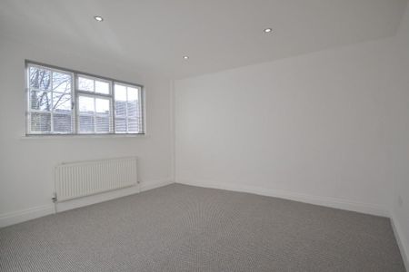 2 bedroom semi-detached house to rent - Photo 5