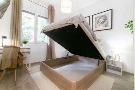 Carrer de Padilla, Barcelona, Catalonia 08025 - Photo 5