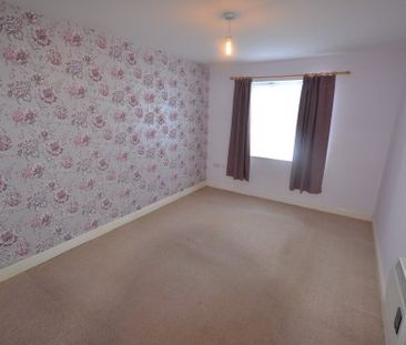 2 bedroom flat available - Photo 1