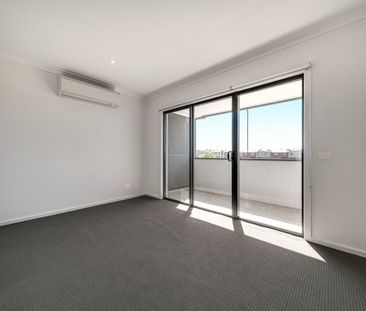 6/1 Village Way Pakenham VIC - Photo 2