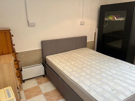 Studio Flat, High Street Harlesden, NW10 - Photo 4