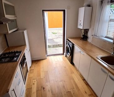 3 Bed Semi-Detached House, Perth Road, E13 - Photo 5