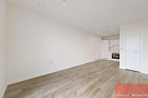 Brook Avenue, Wembley, London - Photo 1