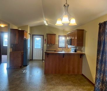 Full House in the lovely suburb of Inglewood - Photo 3