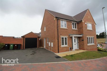 4 bedroom detached house to rent - Photo 4