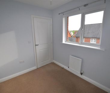 3 bedroom detached house to rent - Photo 2