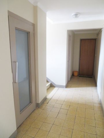 T2, 480€ H.C, Nîmes, rue Sainte-Félicité, 43m² - Photo 2