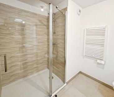 Location Appartement 2 pièces 70m² ANTIBES 06600 - Photo 4