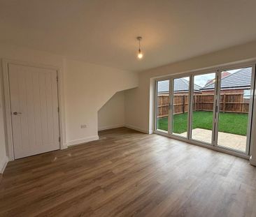 3 bedroom terraced house to rent - Photo 3