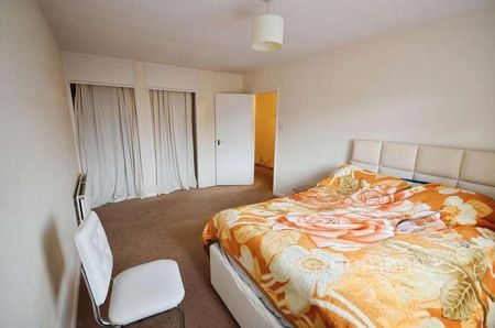 High Street, Burnham, Slough, SL1 - Photo 5