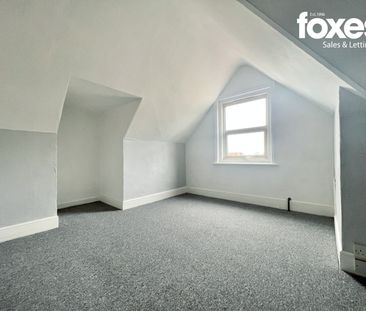 2 bed flat to rent in The Crescent, Bournemouth, Dorset, BH1 4EX - Photo 2
