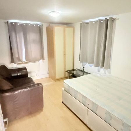 2 bedroom bungalow to rent - Photo 2