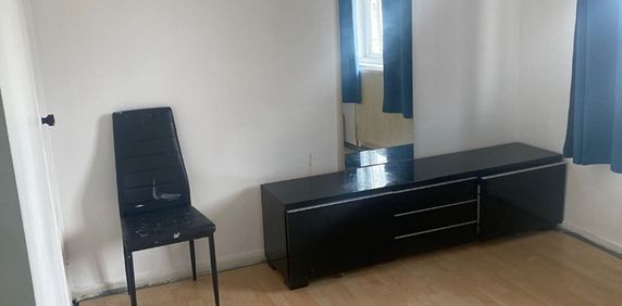 Room in a Shared House, Millfield Avenue, E17 - Photo 2