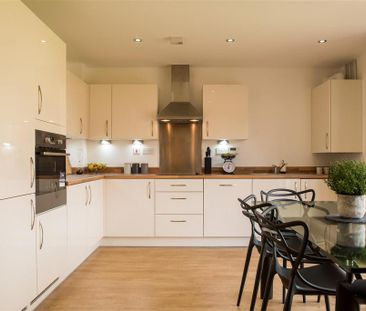 4 bedroom semi-detached house to rent - Photo 1