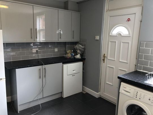 Ridgeway Terrace, Woodhouse, LS6 2HU, Leeds - Photo 1