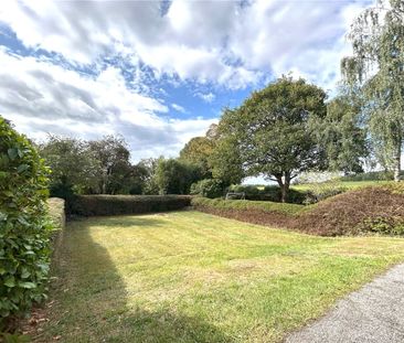 Available now, we offer to you 2 White Quarry Cottage, a delightful... - Photo 6