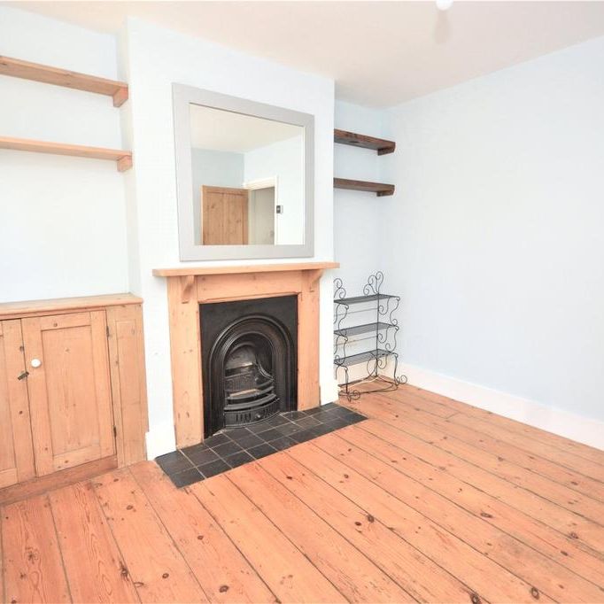 2 bedroom end of terrace house to rent - Photo 1