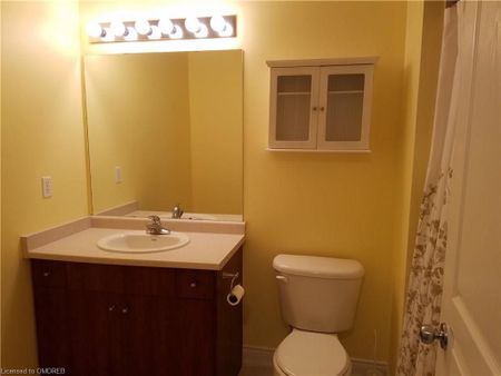 For Lease - 688 ROWLEY Common, Burlington, Ontario - Photo 2