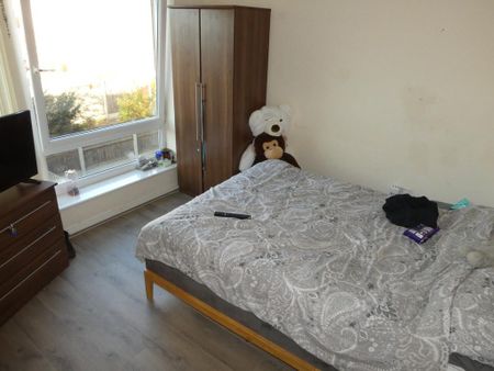 4 bedroom townhouse to rent - Photo 3