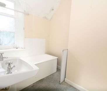 small.property-address__title - Photo 4