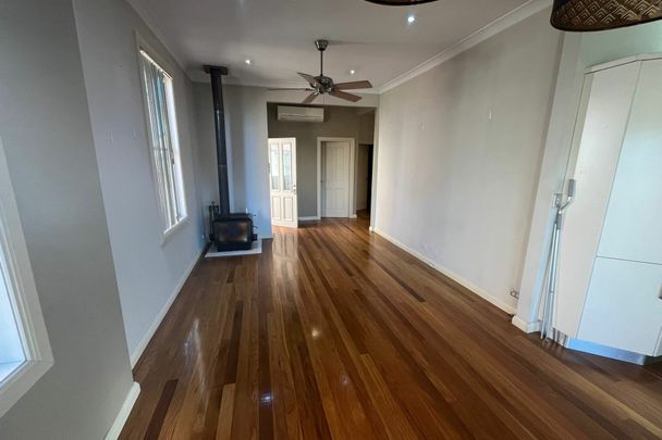 View Saturday at 9:50am - 10:05am - Photo 1