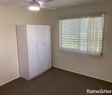 Spacious Family Home in a Quiet Cul-de-Sac! - Photo 5