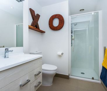 Fab spacious family home in great location with Double Garage!! - Photo 3