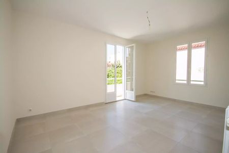 Location Appartement 4 pièces 97m² NICE 06000 - Photo 5