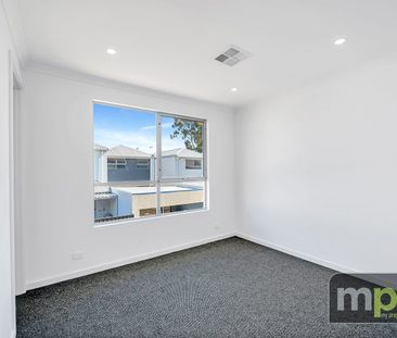 Brand New Modern Townhouses! - Photo 4