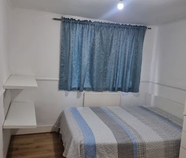 Room in a Shared House, Avenons Road, E13 - Photo 3