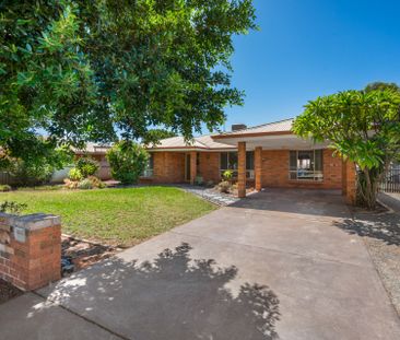 Spacious 4 X 2 Family Home In Boulder - Photo 1