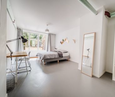 Room at Rue Charles Quint 55 - Photo 2