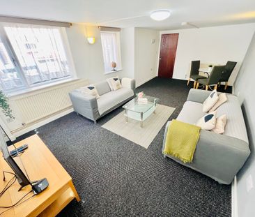 2 Bed Student Accommodation - Photo 2