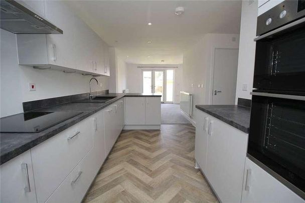 Chadwick Avenue, Bordon, Hampshire, GU35 - Photo 1