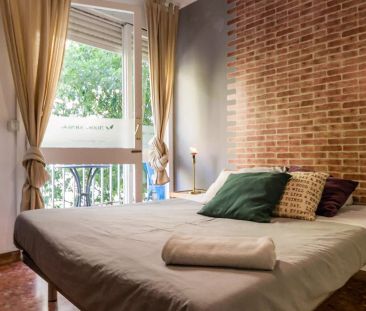 Ideal room in shared apartment, Eixample - Photo 2
