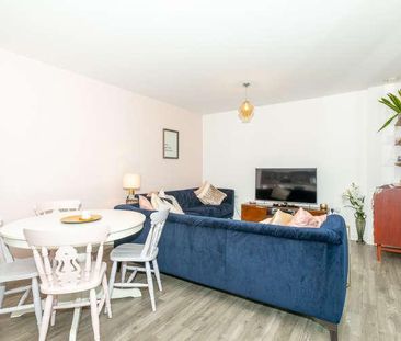 Gothenburg Court, Surrey Quays, SE8 - Photo 1