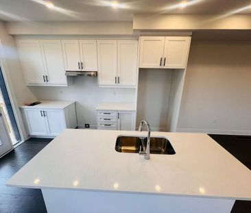 For Lease - 20 Falby Road, Brampton, Ontario - Photo 4