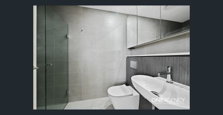 FABULOUS SUB -PENTHOUSE - EXCEPTIONAL FLOOR SPACE! - Photo 5