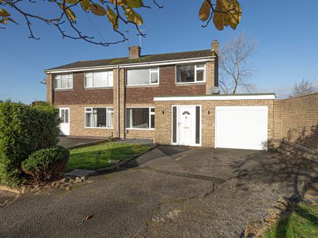 3 bedroom semi-detached to let - Photo 4