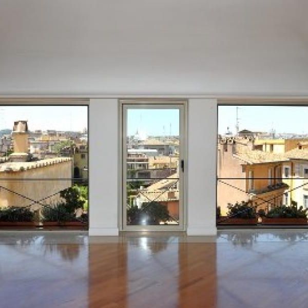 Attic-Trevi: Beautiful 3 bedroom top floor two level penthouse with Panoramic terrace. Living, fireplace, 3 bedrooms, large kitchen, separate dining, silent, bright, views. Ref 645 - Photo 1