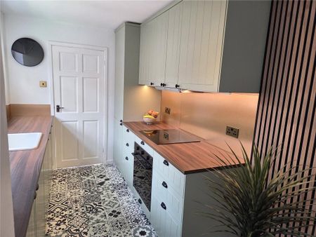 2 bedroom terraced house to rent - Photo 2