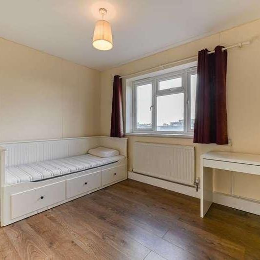 Queens Caroline Street, Hammersmith, W6 - Photo 1