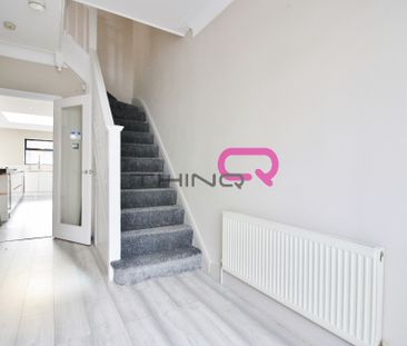 4 Bed Terraced House, Springfield Drive, IG2 - Photo 5