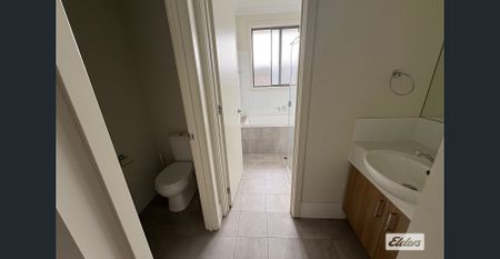 Four Bedroom, Two Bathroom Home in Springwood! - Photo 3