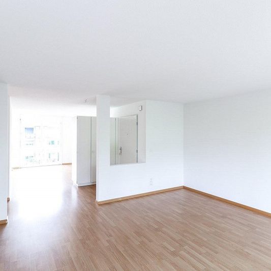 2.5-ZW à 59 m² im EG mit Gartensitzplatz - Foto 1
